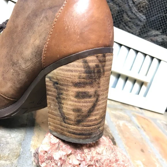 TOMMY HILFIGER Leather tie square block heel upper bootie boots Sz 8 - Picture 11 of 12